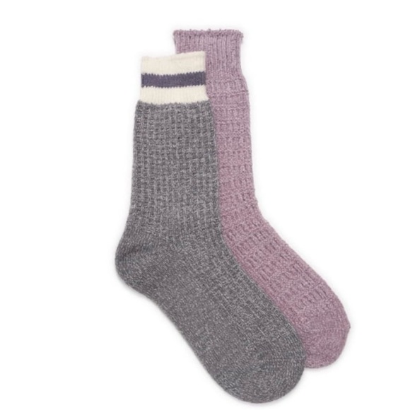 MukLuks Women's Crew Socks, 2-Pair Pack
Purple Chenille
Size: 6-11
New with Tags - Picture 2 of 5